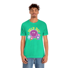 Load image into Gallery viewer, Field Day Smilie with Flowers! Unisex Jersey Short Sleeve Tee